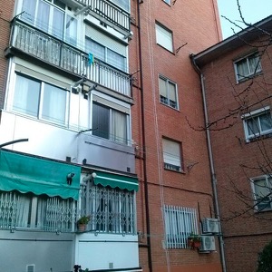 Instalación de Agua Fría Sanitaria en Madrid por fachada mediante descuelgues