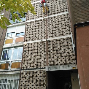 Instalación agua fría exterior edificio en Móstoles