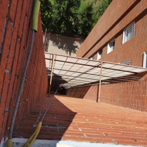 Instalación de tubería por fachada en Madrid