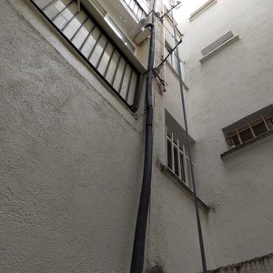 Instalación de red de agua fría sanitaria en edificio de vivienda en Móstoles